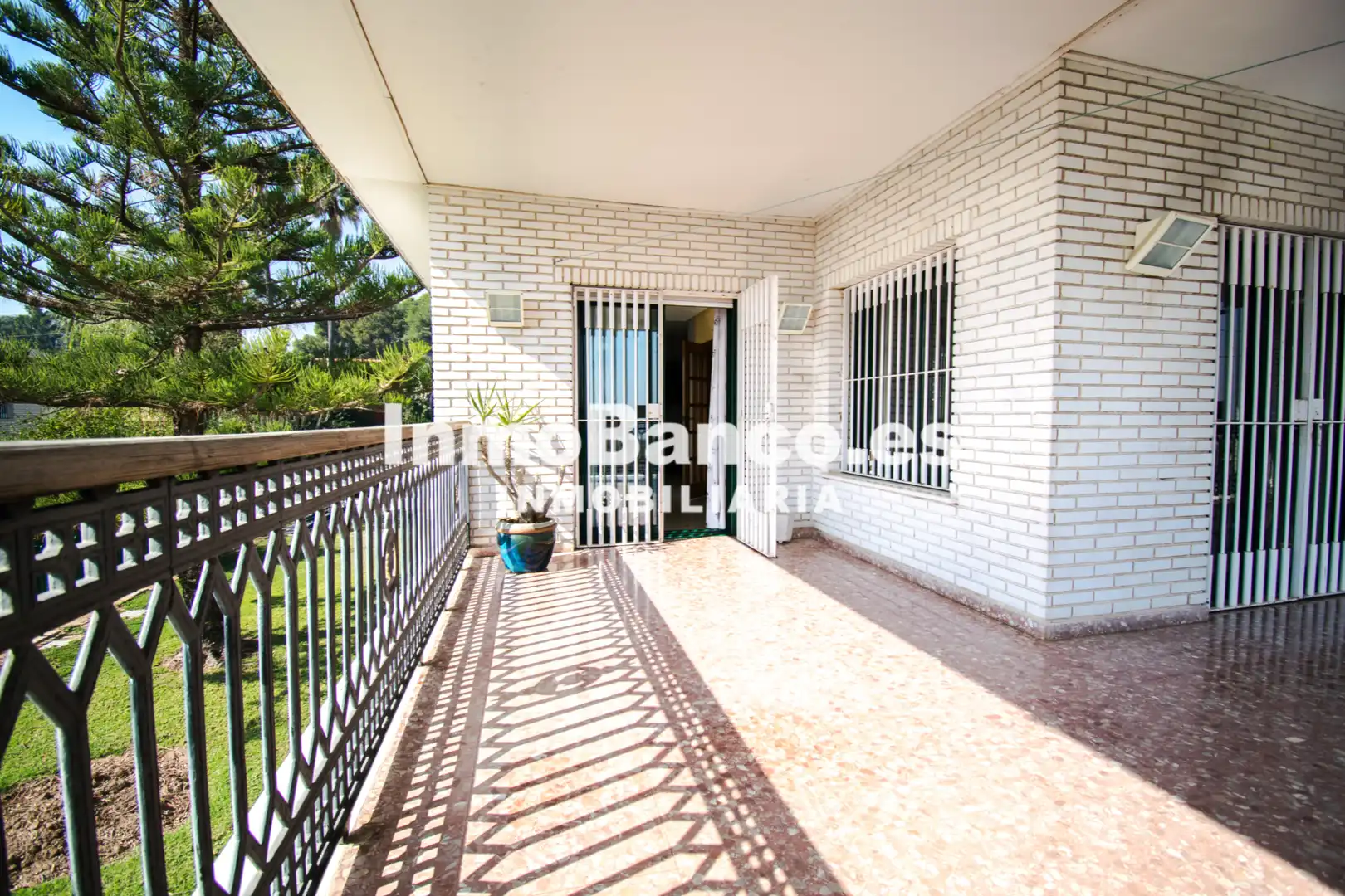 Jardín de Casa o chalet en venta en Chiva con Aire acondicionado, Calefacción y Jardín privado