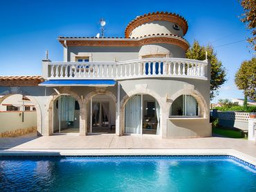 Casa amb piscina en venda a Montgrí