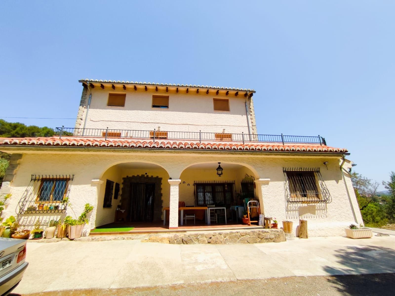 Vista exterior de Finca rústica en venda en Benafer amb Aire condicionat, Calefacció i Terrassa