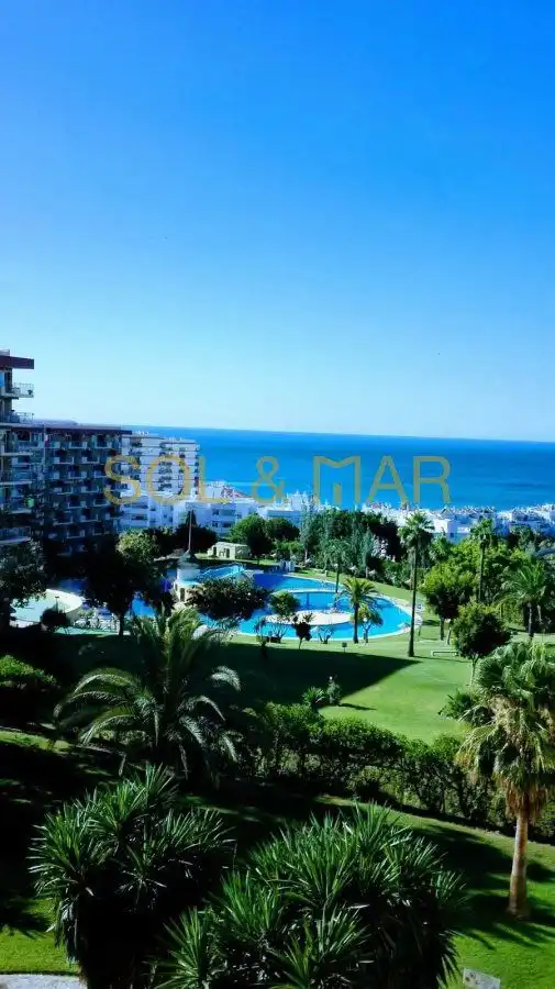 Jardí de Apartament de lloguer en Benalmádena amb Aire condicionat i Terrassa