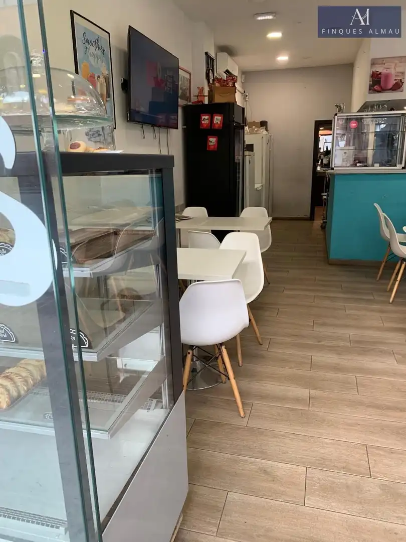 Local de alquiler en Vilanova i la Geltrú con Aire acondicionado y Amueblado