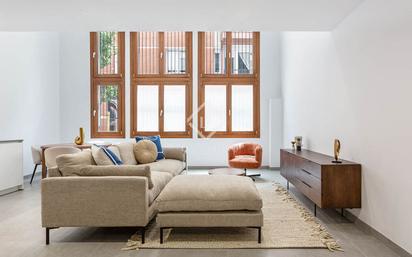 Living room of Flat for sale in  Barcelona Capital  with Air Conditioner, Terrace and Balcony