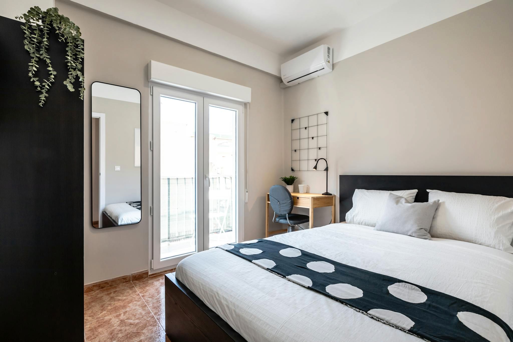 Habitación de Piso para compartir en  Valencia Capital con Aire acondicionado, Calefacción y Jardín privado