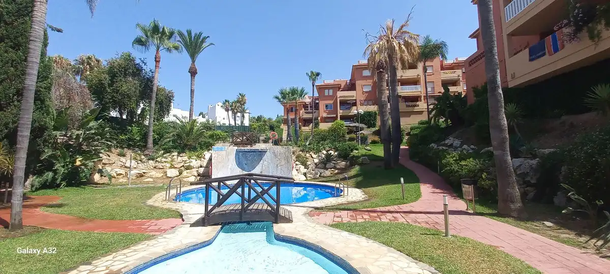 Vista exterior de Planta baixa en venda en Marbella amb Aire condicionat, Calefacció i Terrassa