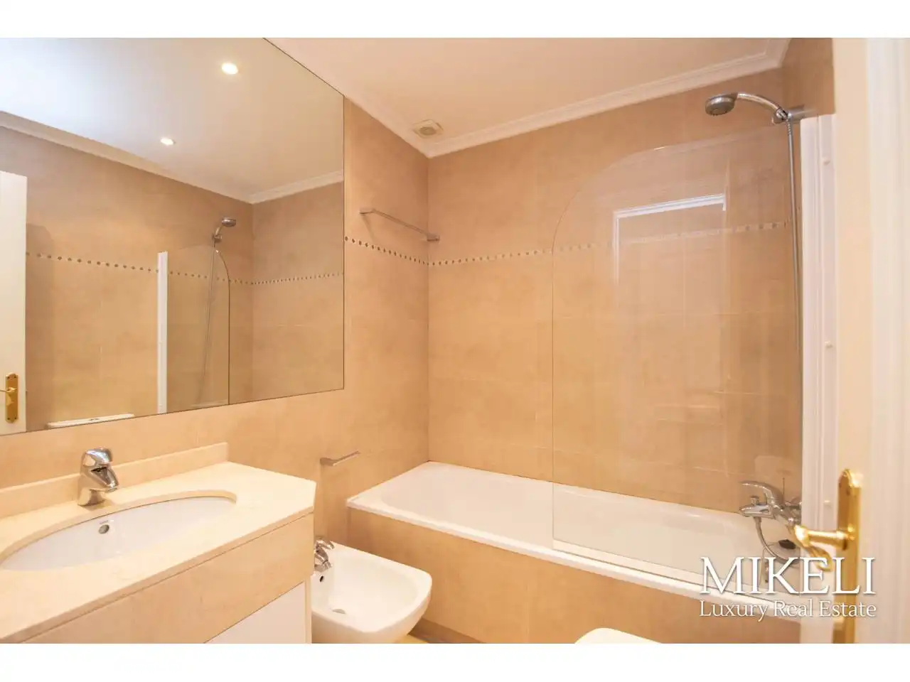 Badezimmer von Wohnung zum Verkauf in Santander mit Heizung, Parkett und Terrasse