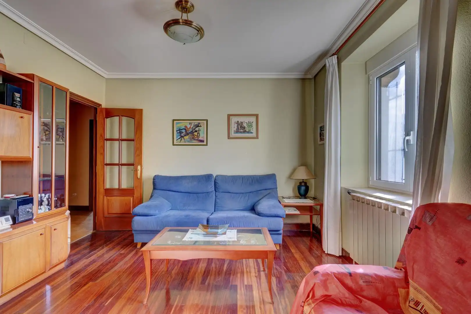 Sala d'estar de Pis en venda en Donostia - San Sebastián  amb Calefacció i Jardí privat