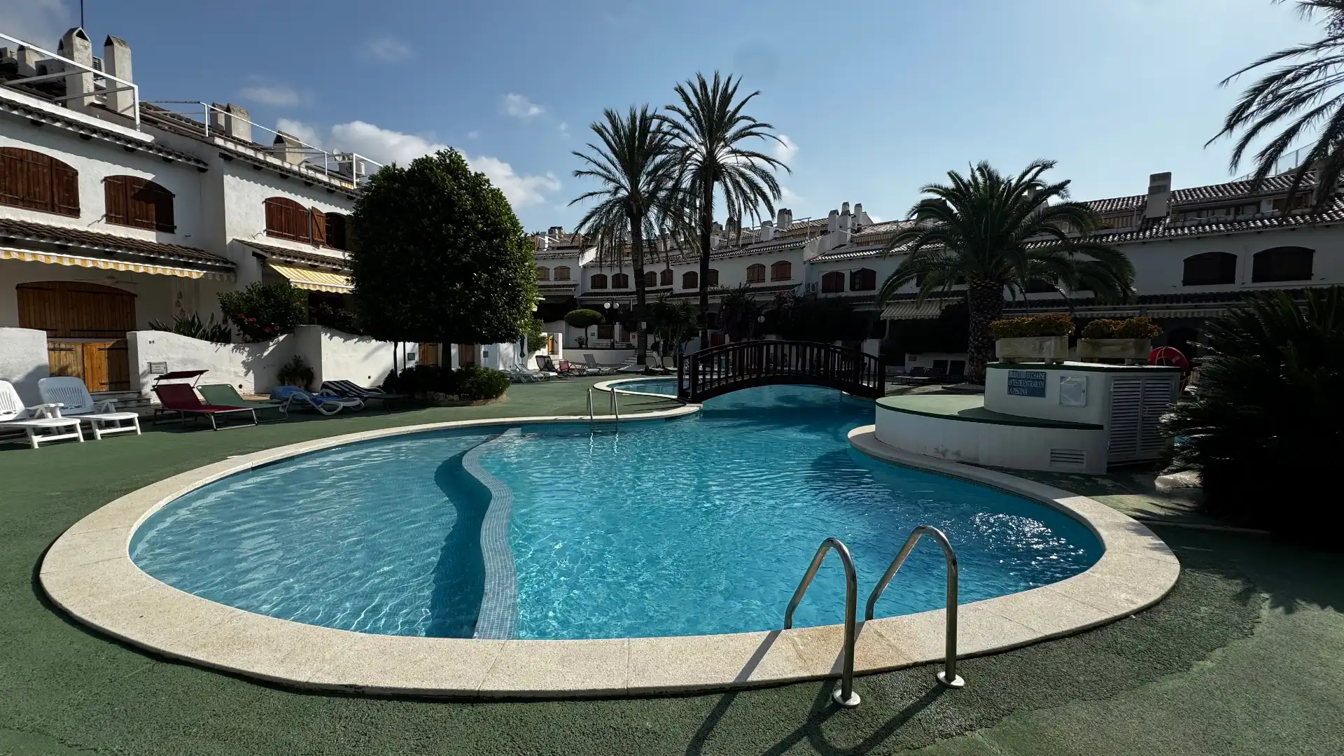 Schwimmbecken von Wohnung zum Verkauf in Roda de Berà mit Klimaanlage, Heizung und Parkett
