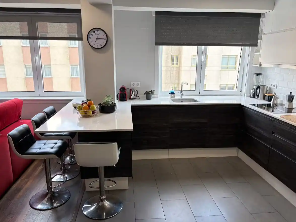 Cuina de Pis de lloguer en A Coruña Capital  amb Aire condicionat, Calefacció i Parquet