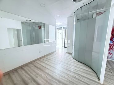 Local comercial de lloguer a Norte