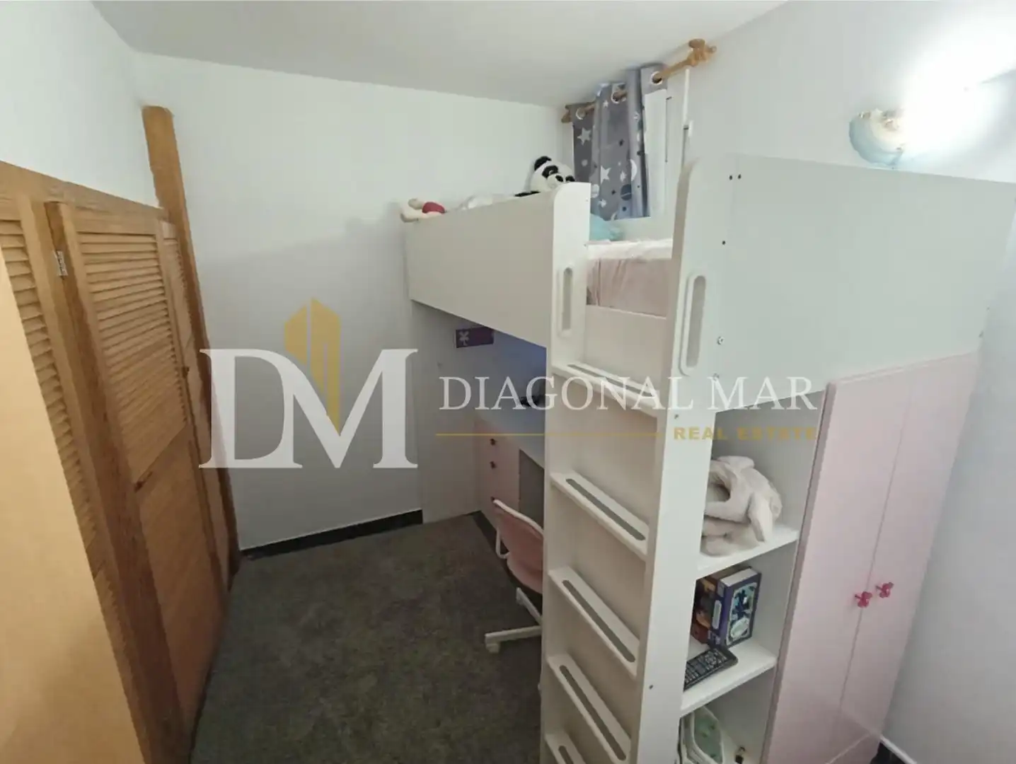 Dormitori de Casa o xalet en venda en Barcelona amb Aire condicionat, Calefacció i Terrassa