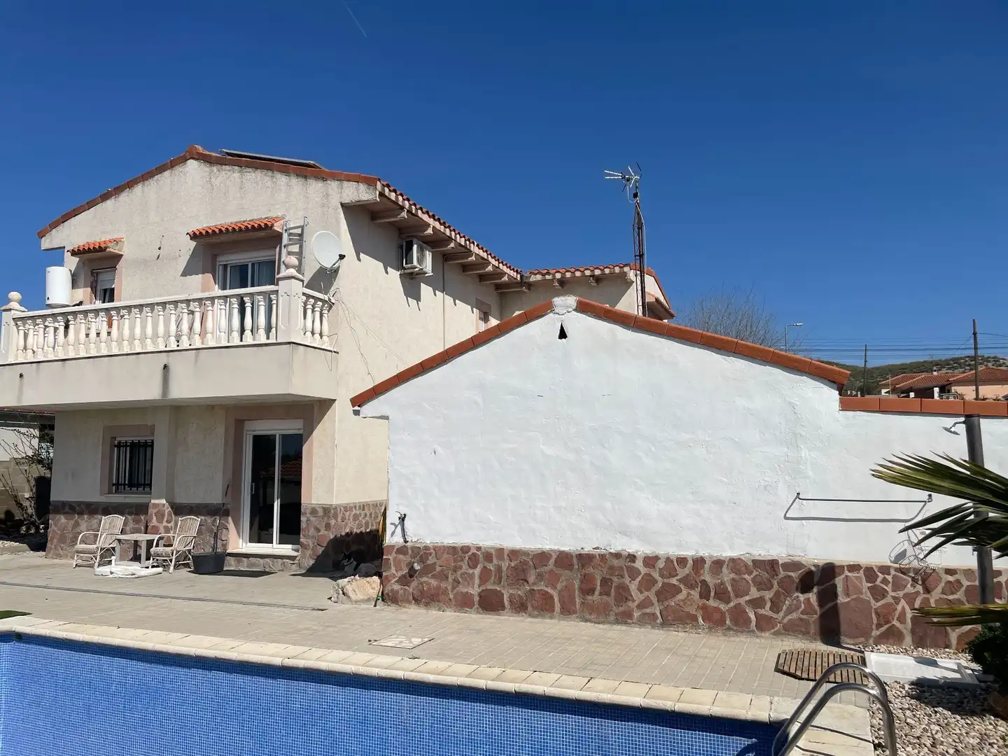 Vista exterior de Casa o chalet en venta en Colmenar de Oreja con Aire acondicionado, Calefacción y Jardín privado