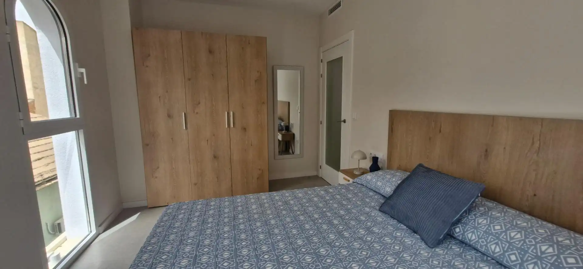 Habitación de Piso de alquiler en Elche / Elx con Aire acondicionado, Parquet y Trastero