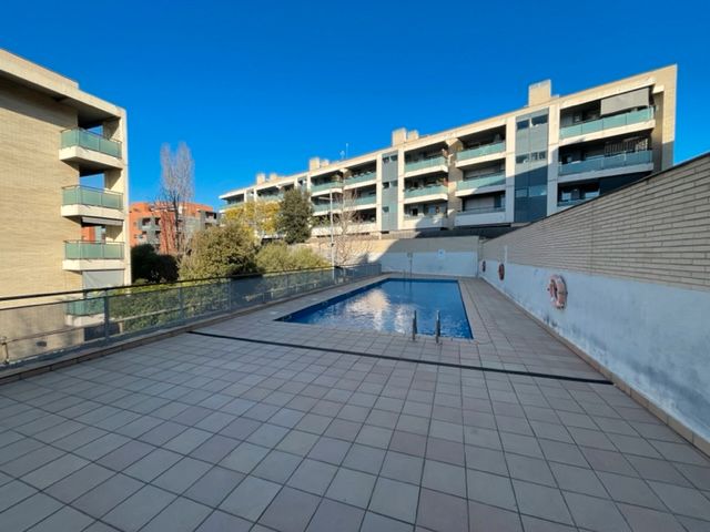 Swimming pool of Flat to rent in Sant Cugat del Vallès  with Air Conditioner, Heating and Parquet flooring