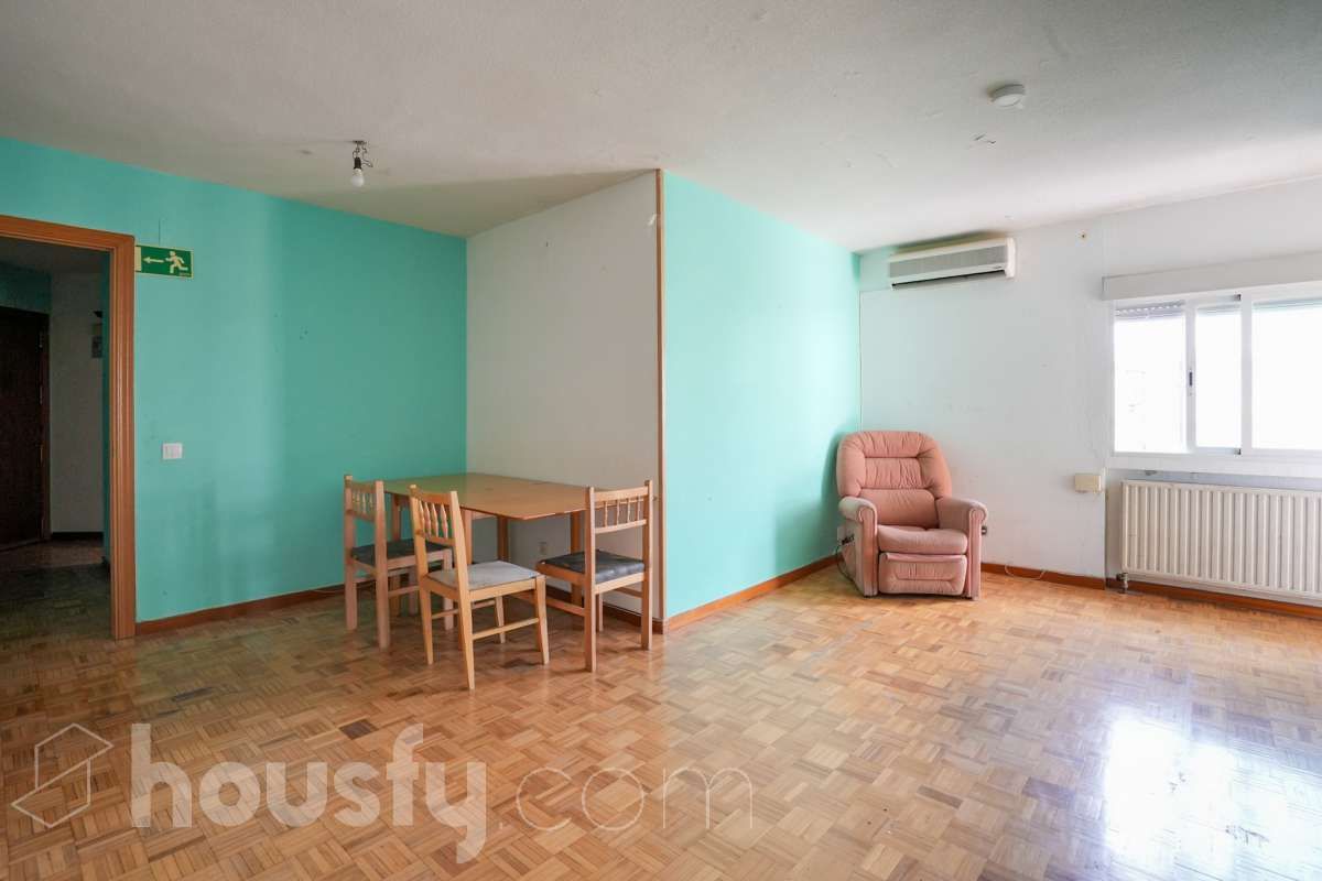 Living room of Flat for sale in Móstoles  with Heating, Terrace and Community pool