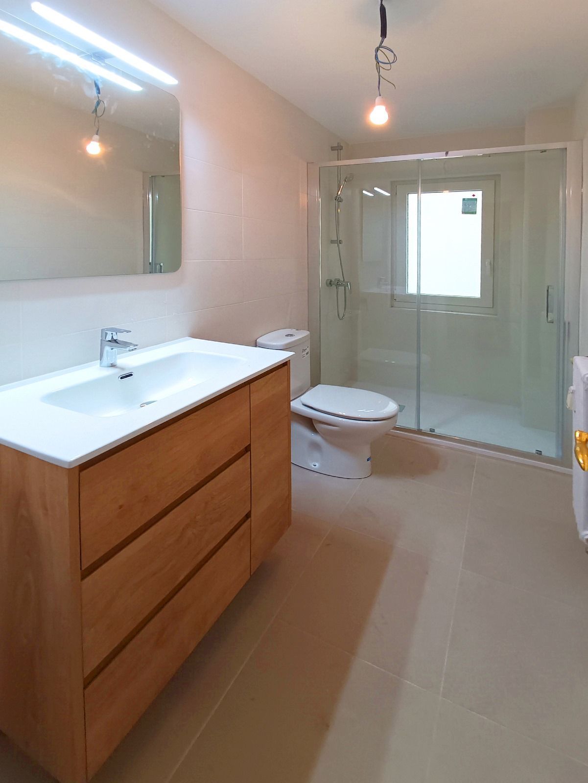 Bathroom of Flat for sale in Salamanca Capital  with Heating
