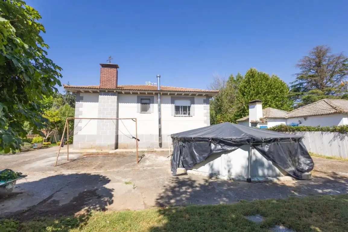 Vista exterior de Finca rústica en venda en Villagonzalo de Tormes amb Calefacció, Jardí privat i Traster