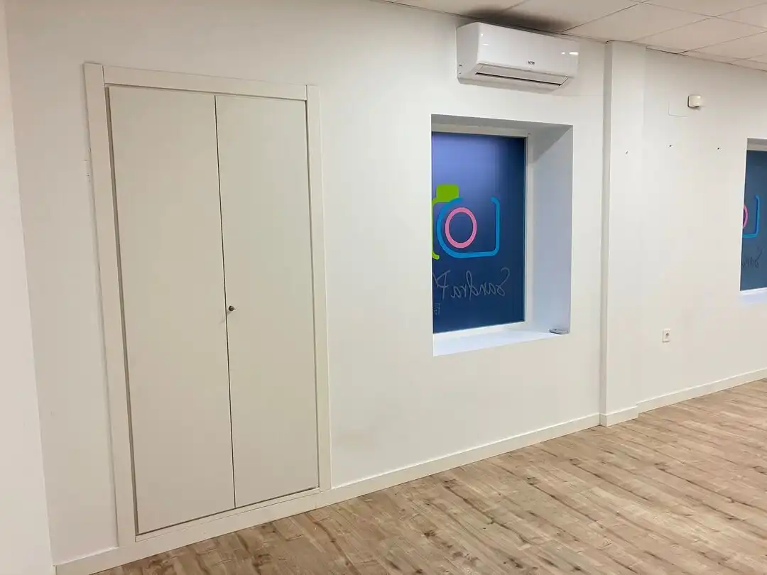 Local en venta en Esquivias con Aire acondicionado