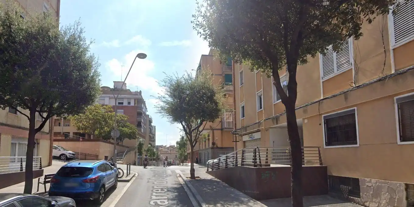 Pis amb ascensor en venda a AGUSTI DOMINGO