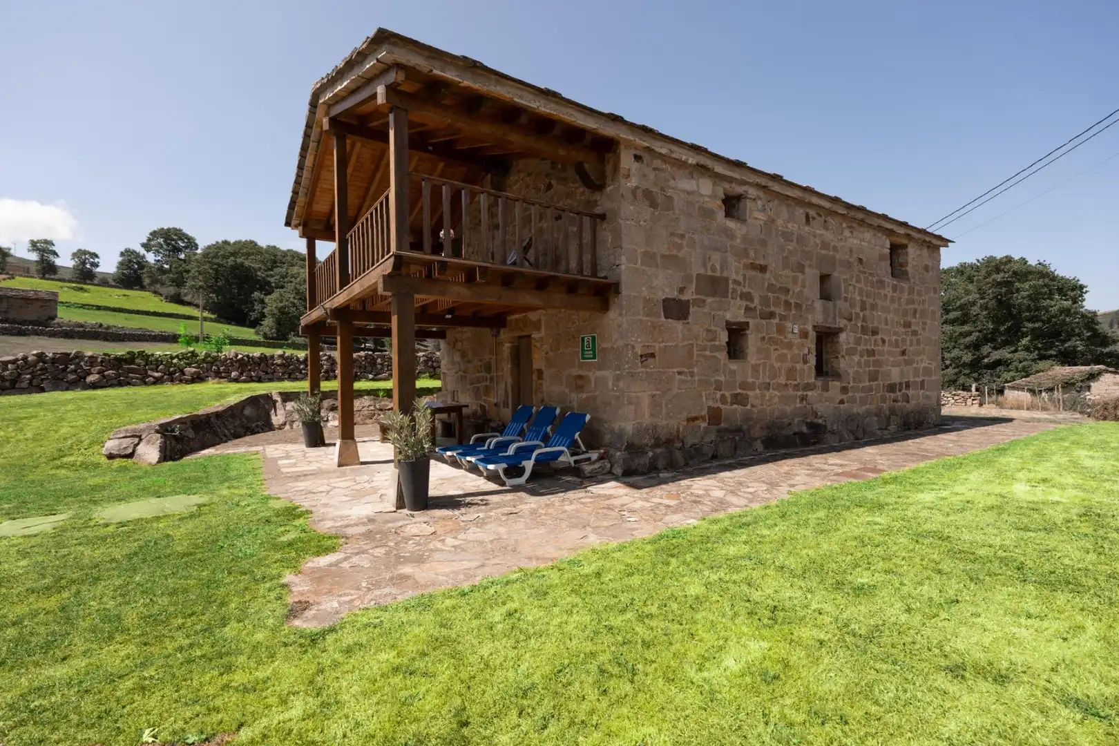 Vista exterior de Casa o chalet en venta en San Pedro del Romeral con Calefacción, Jardín privado y Terraza