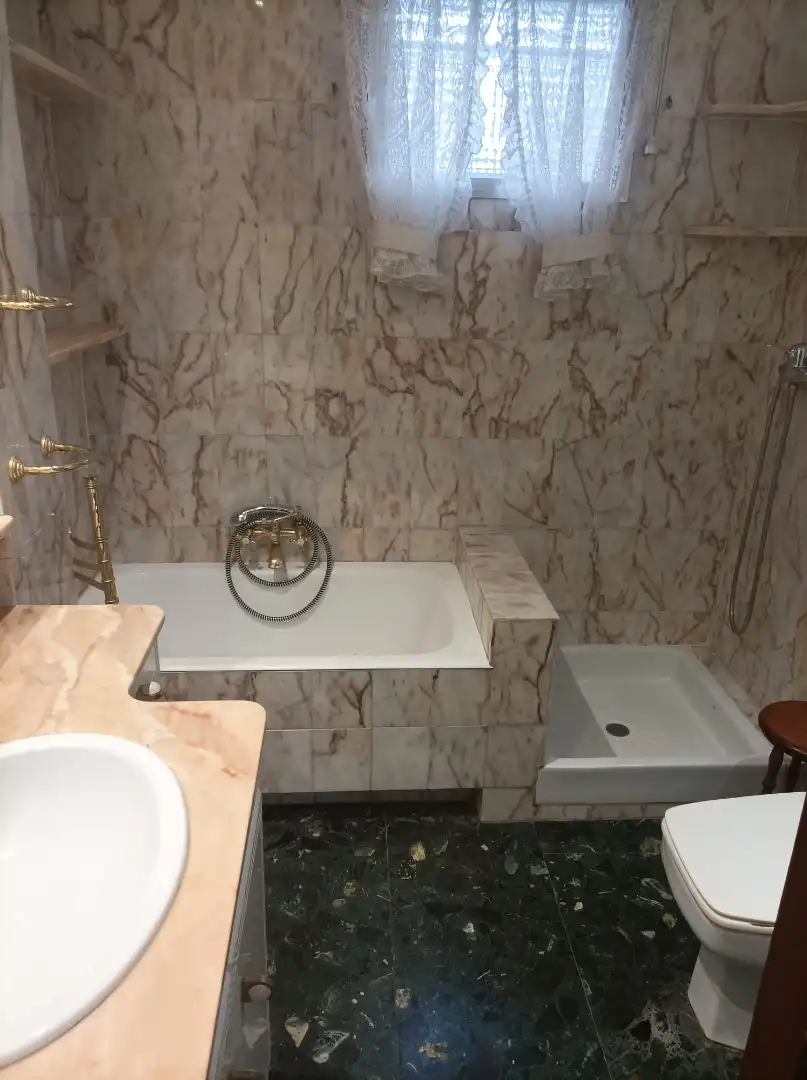 Baño de Piso en venta en Valencia con Terraza y Balcón