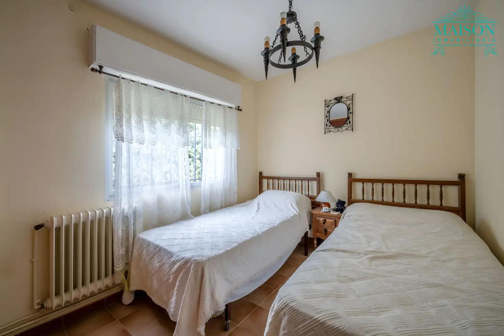 Dormitori de Casa o xalet en venda en El Casar amb Calefacció, Jardí privat i Piscina