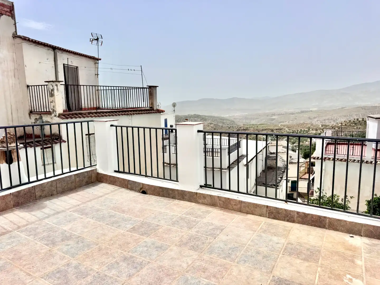 Terrassa de Casa o xalet en venda en Válor amb Calefacció, Jardí privat i Terrassa