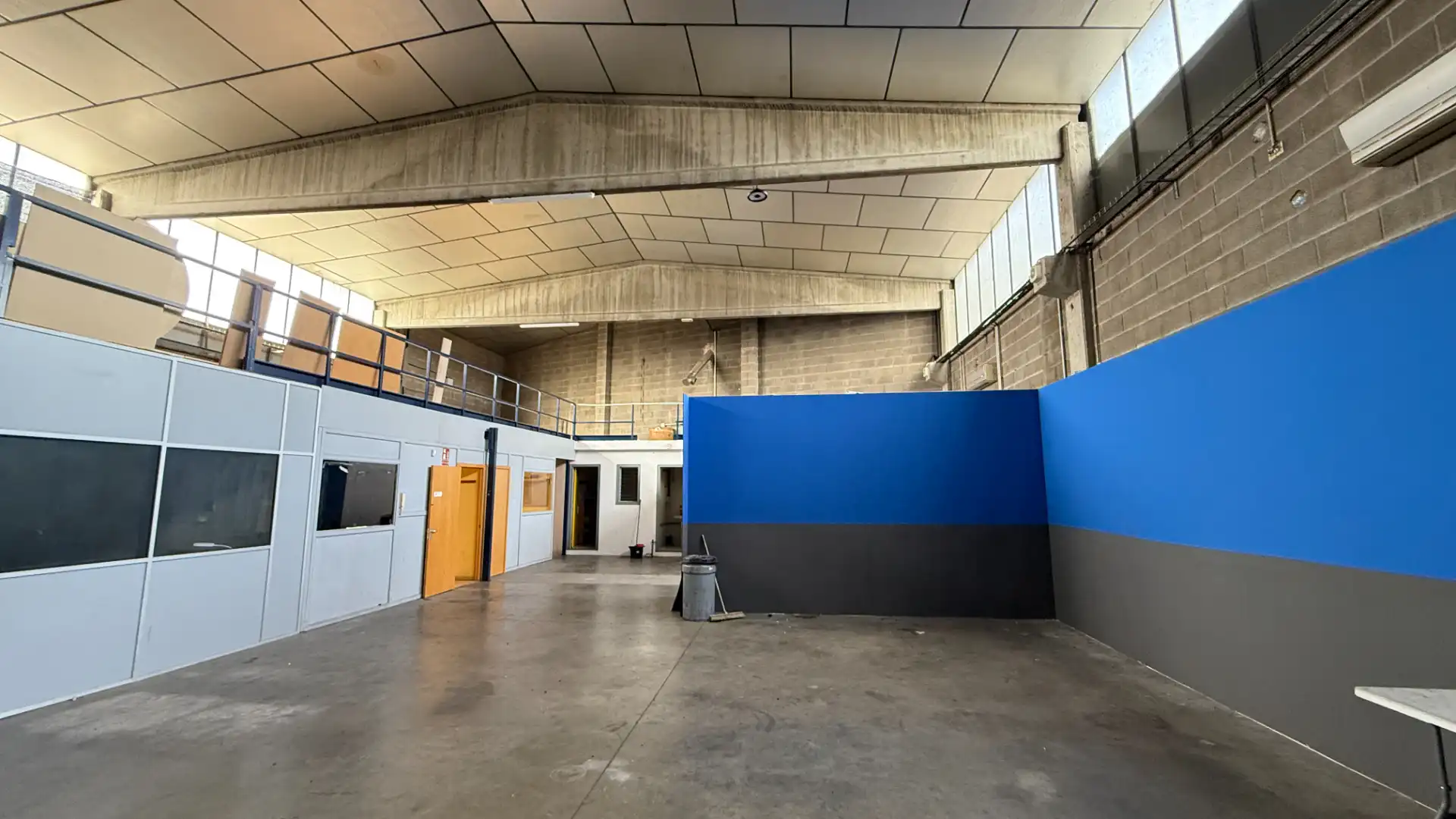 Nave industrial de alquiler en Avinguda Països Catalans, Riudellots de la Selva