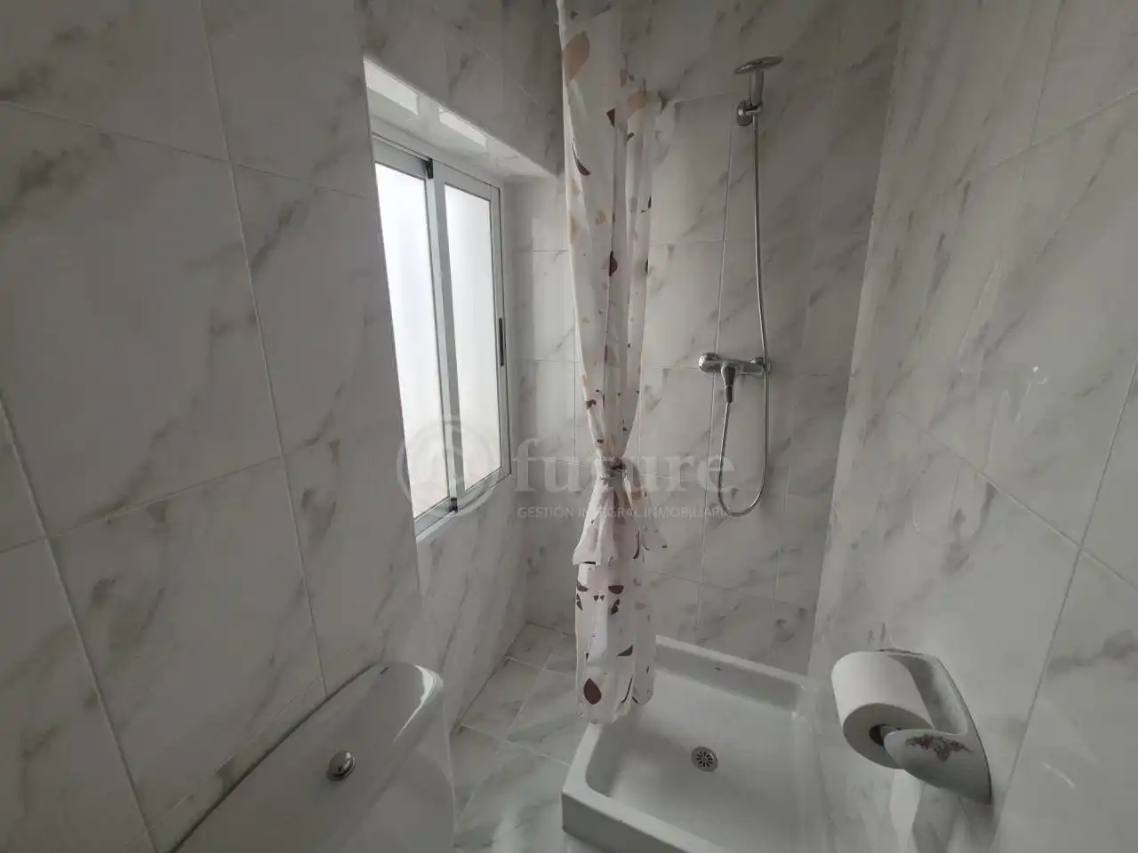 Badezimmer von Wohnung zur Miete in Salamanca mit Heizung, Möbliert und Balkon