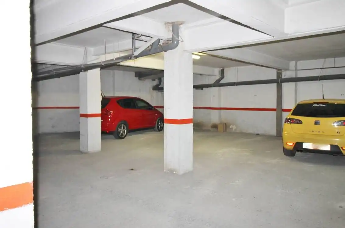Einzelparkplatz zum Verkauf in Col.legis Nous, imagen 2