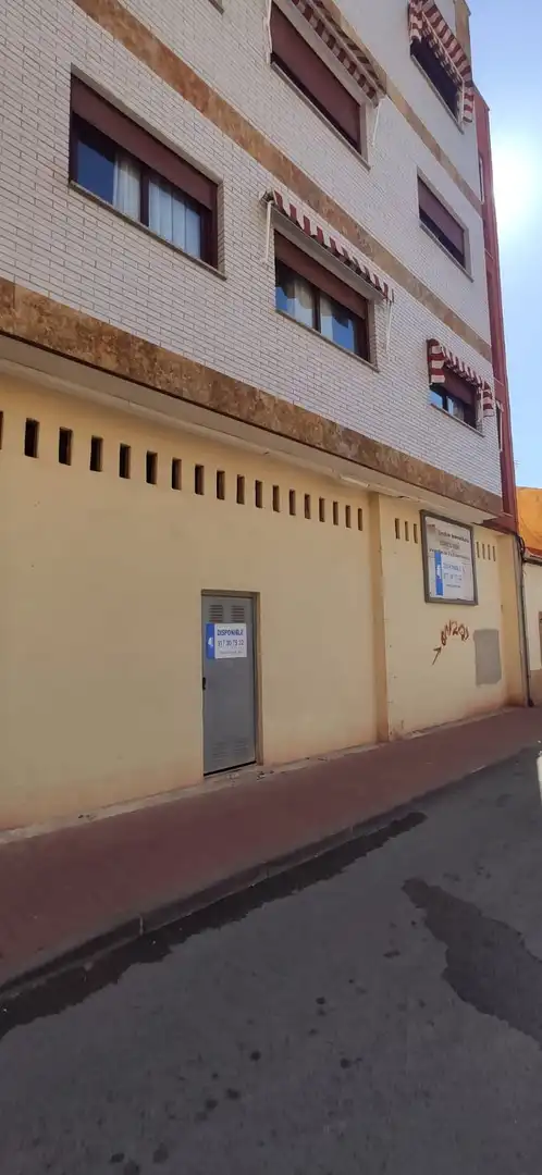 Gewerbefläche zum Verkauf in Calle JOSE CARIDE 24, imagen 3