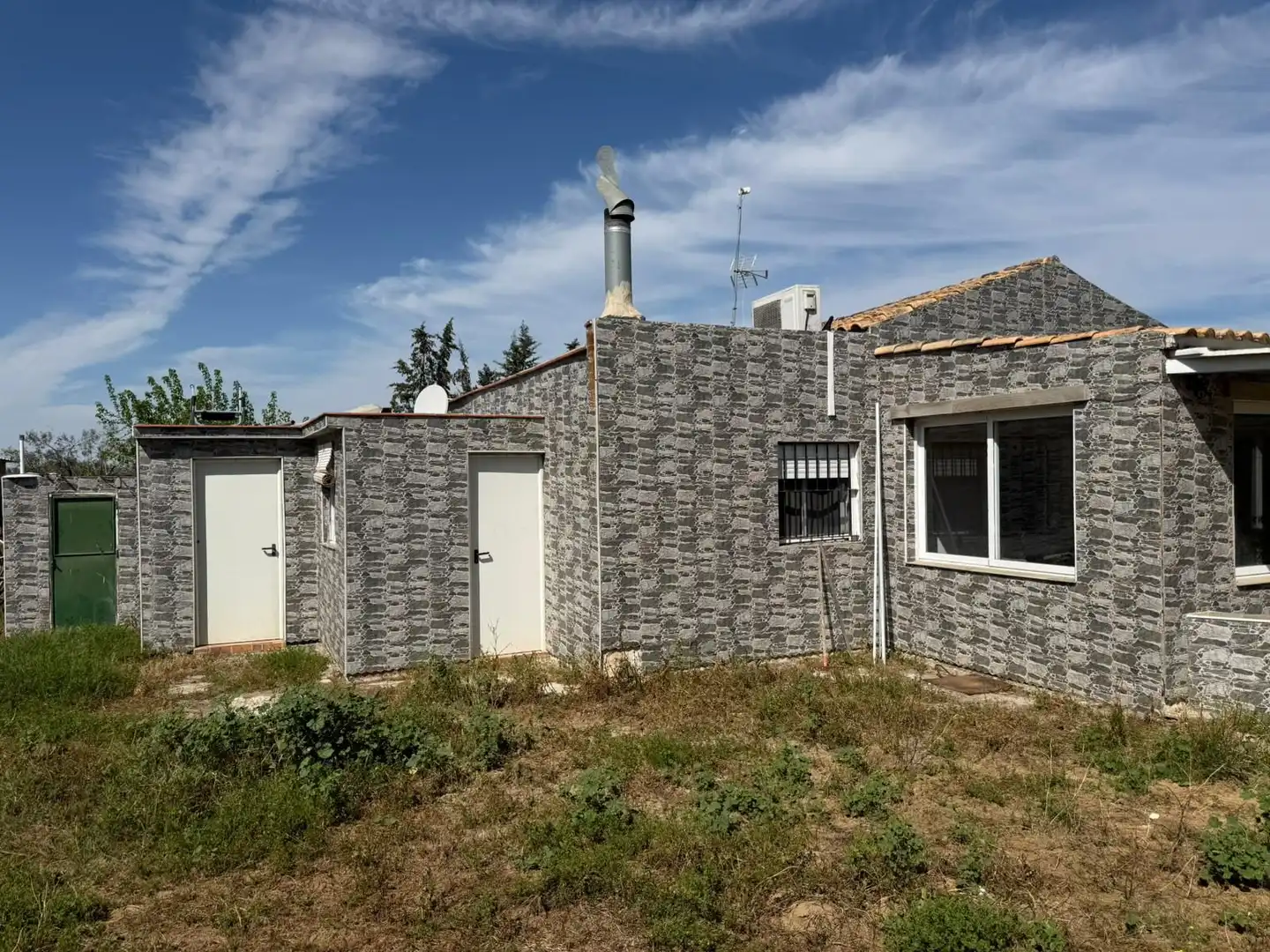 Exterior view of Houses for sale in Utrera  with Private garden, Terrace and Swimming Pool
