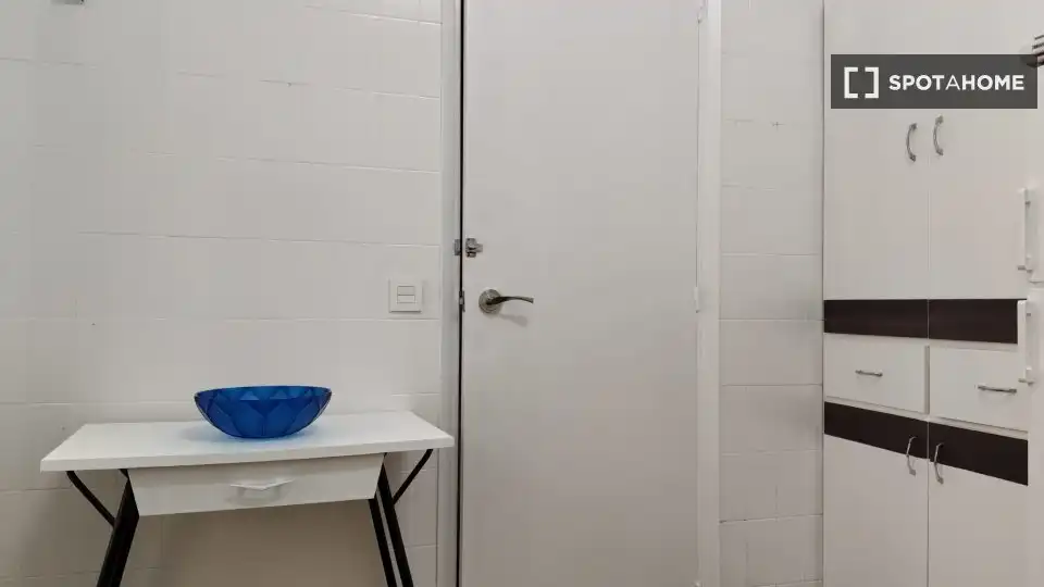 Baño de Piso de alquiler en Utiel con Aire acondicionado, Calefacción y Amueblado