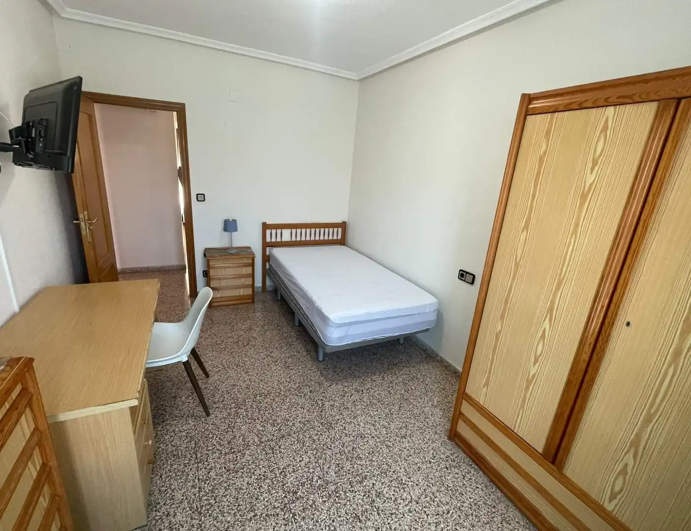 Bedroom of Flat for share in Elche / Elx  with Air Conditioner, Furnished and Balcony