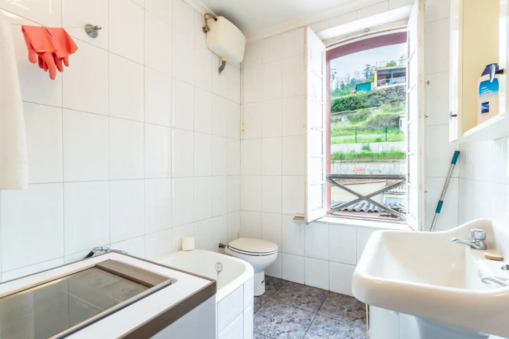 Badezimmer von Wohnung zum Verkauf in Mieres (Asturias) mit Heizung, Parkett und Möbliert