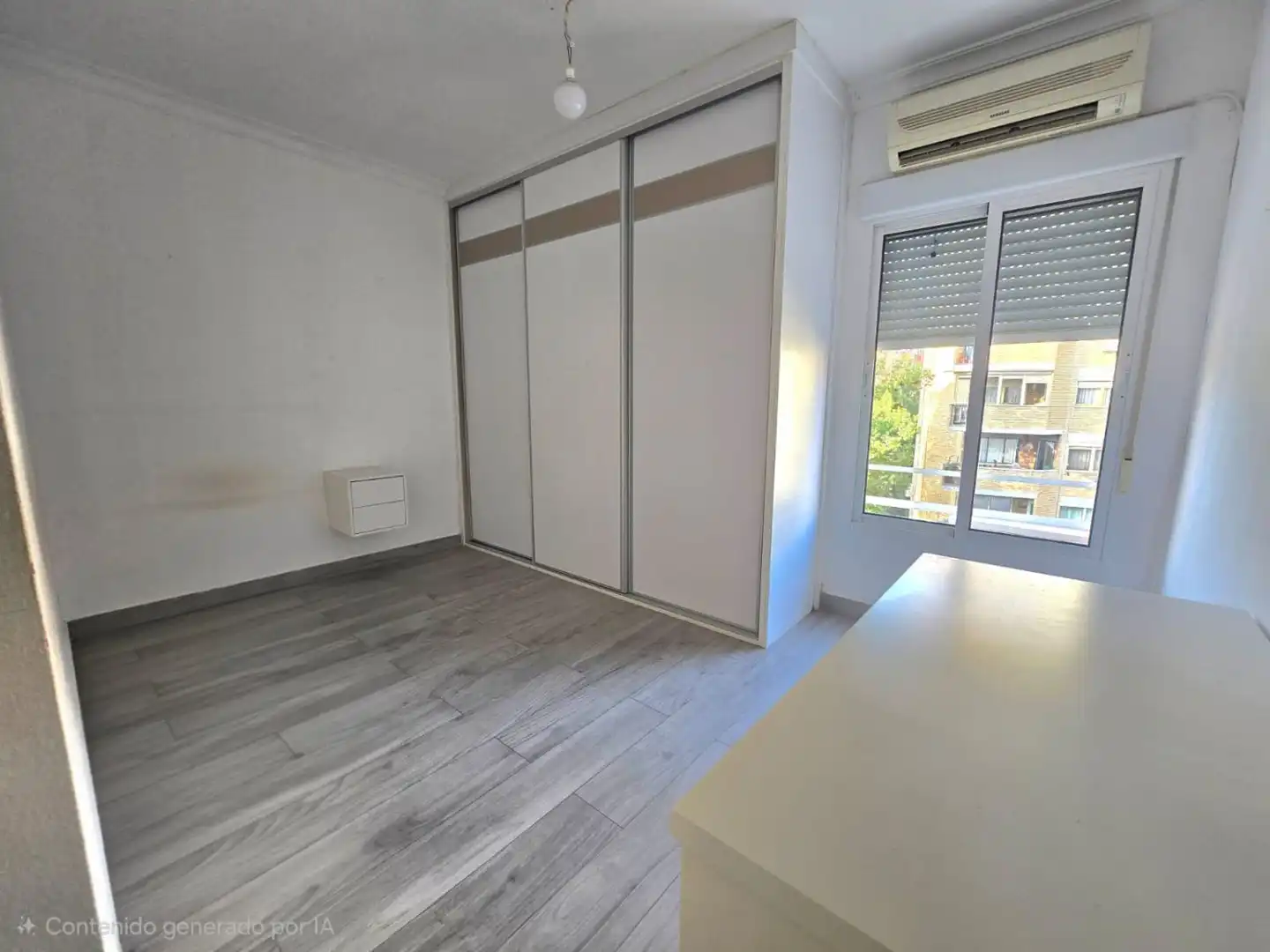 Schlafzimmer von Wohnung zur Miete in Sevilla mit Klimaanlage, Heizung und Terrasse