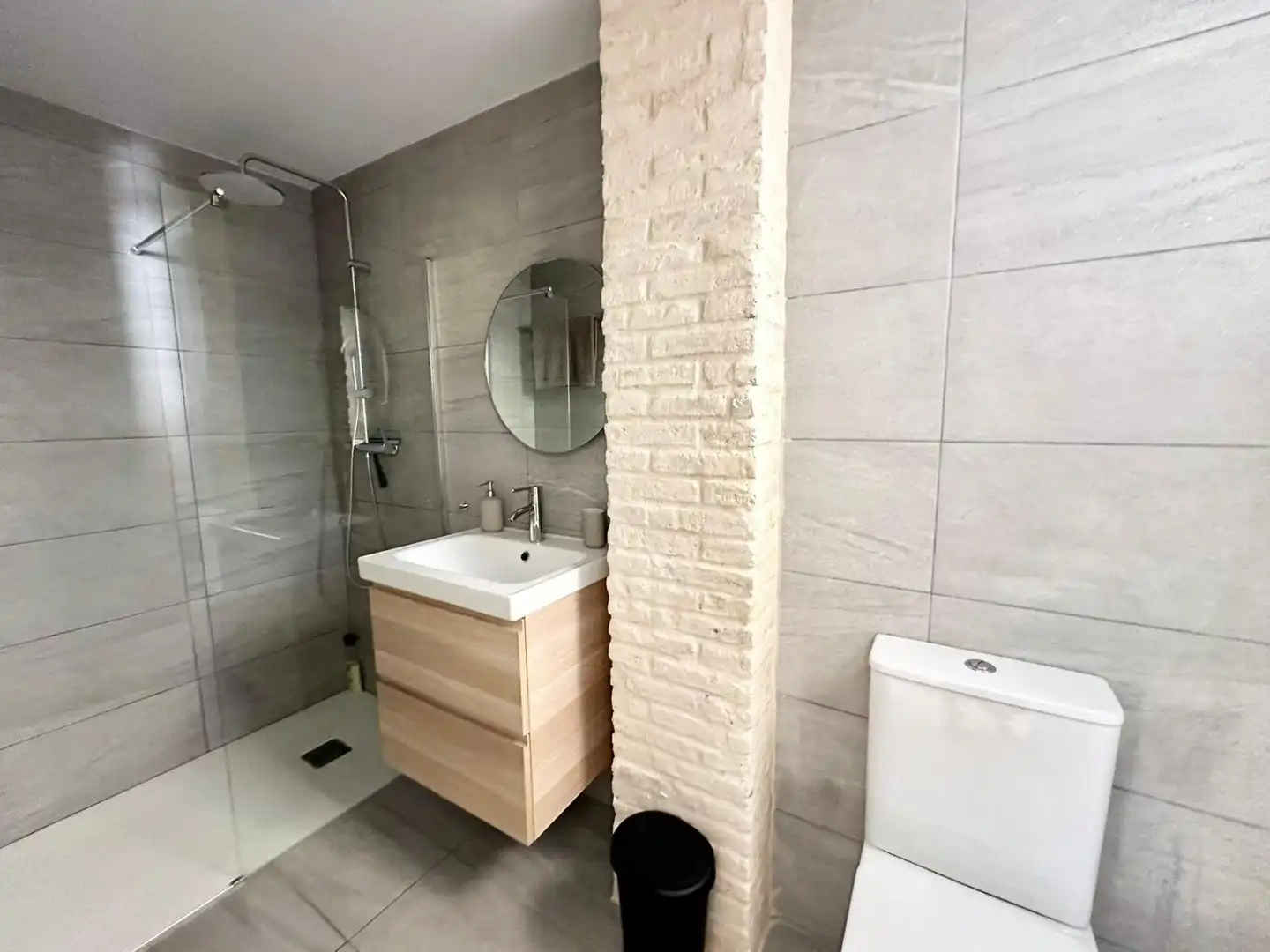 Badezimmer von Dachboden zur Miete in Valencia mit Klimaanlage, Heizung und Parkett