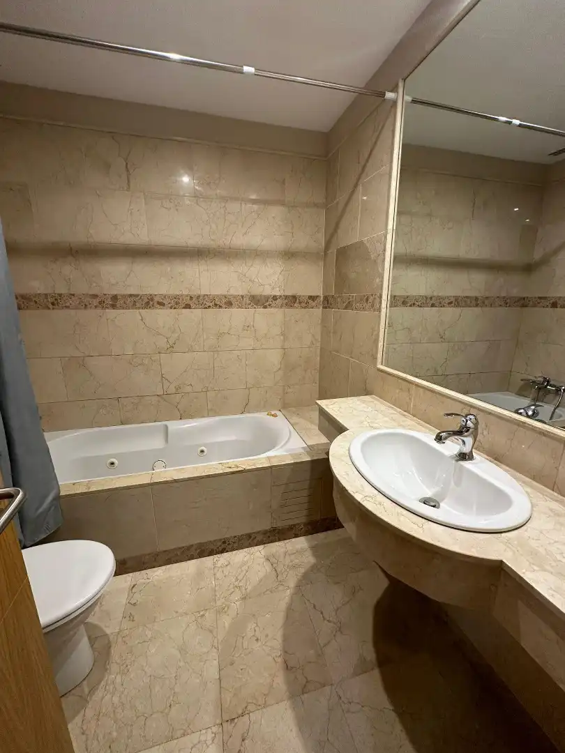 Bathroom of Flat for rent in La Alcaidesa  with Furnished