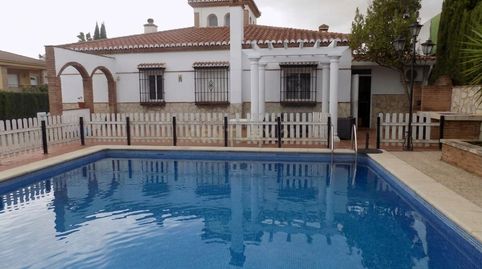 EXCLUSIVA CASA INDEPENDIENTE URB. EL  PUNTAL, AMPLITUD, DISEÑO Y VISTAS ESPECTACULARES A SIERRA NEVADA