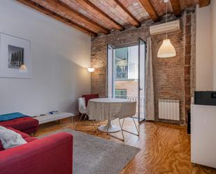 Living room of Study to rent in  Barcelona Capital  with Air Conditioner and Balcony