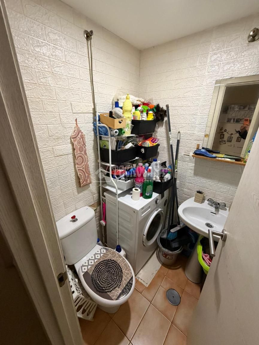 Bany de Pis en venda en La Línea de la Concepción amb Aire condicionat, Calefacció i Terrassa