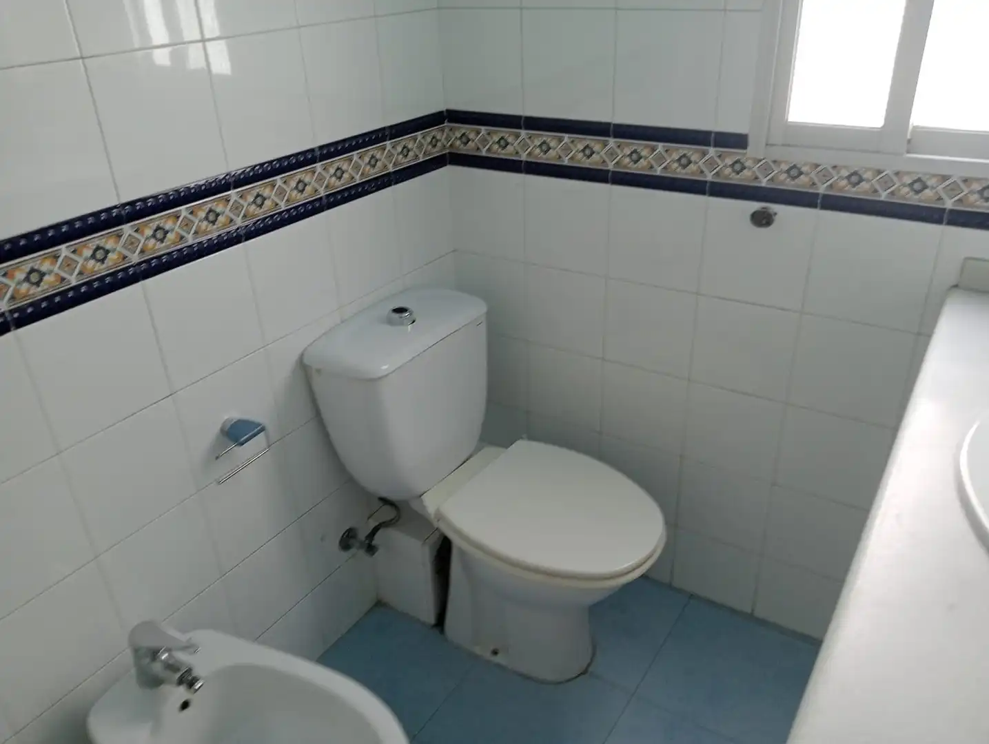 Bathroom of Flat for sale in San Juan de Aznalfarache