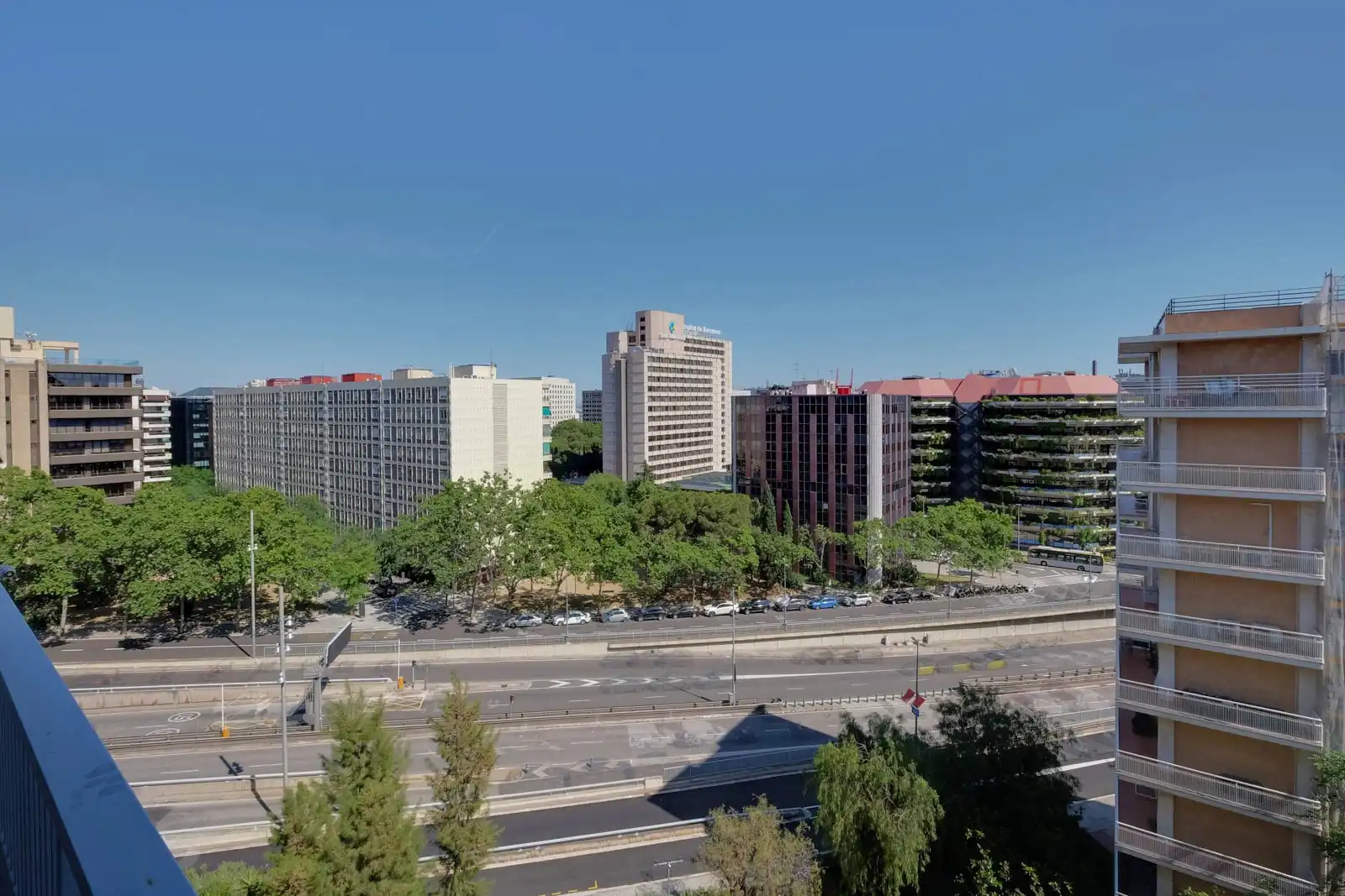 Pis amb terrassa en venda a Gran Via de Carles III 86, imagen 5