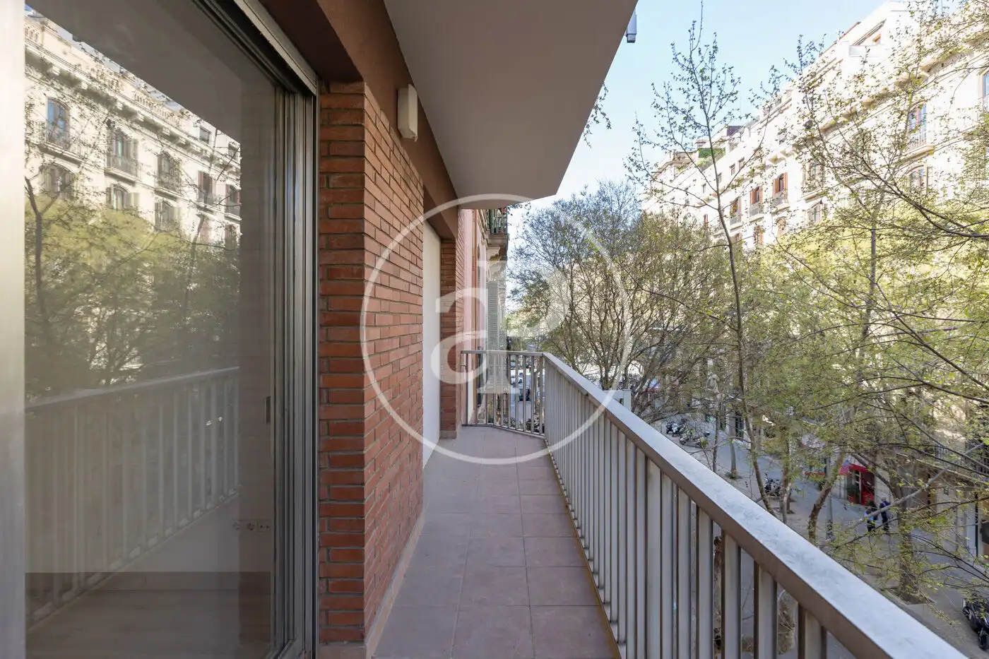Vista exterior de Piso en venta en Barcelona con Aire acondicionado, Calefacción y Terraza