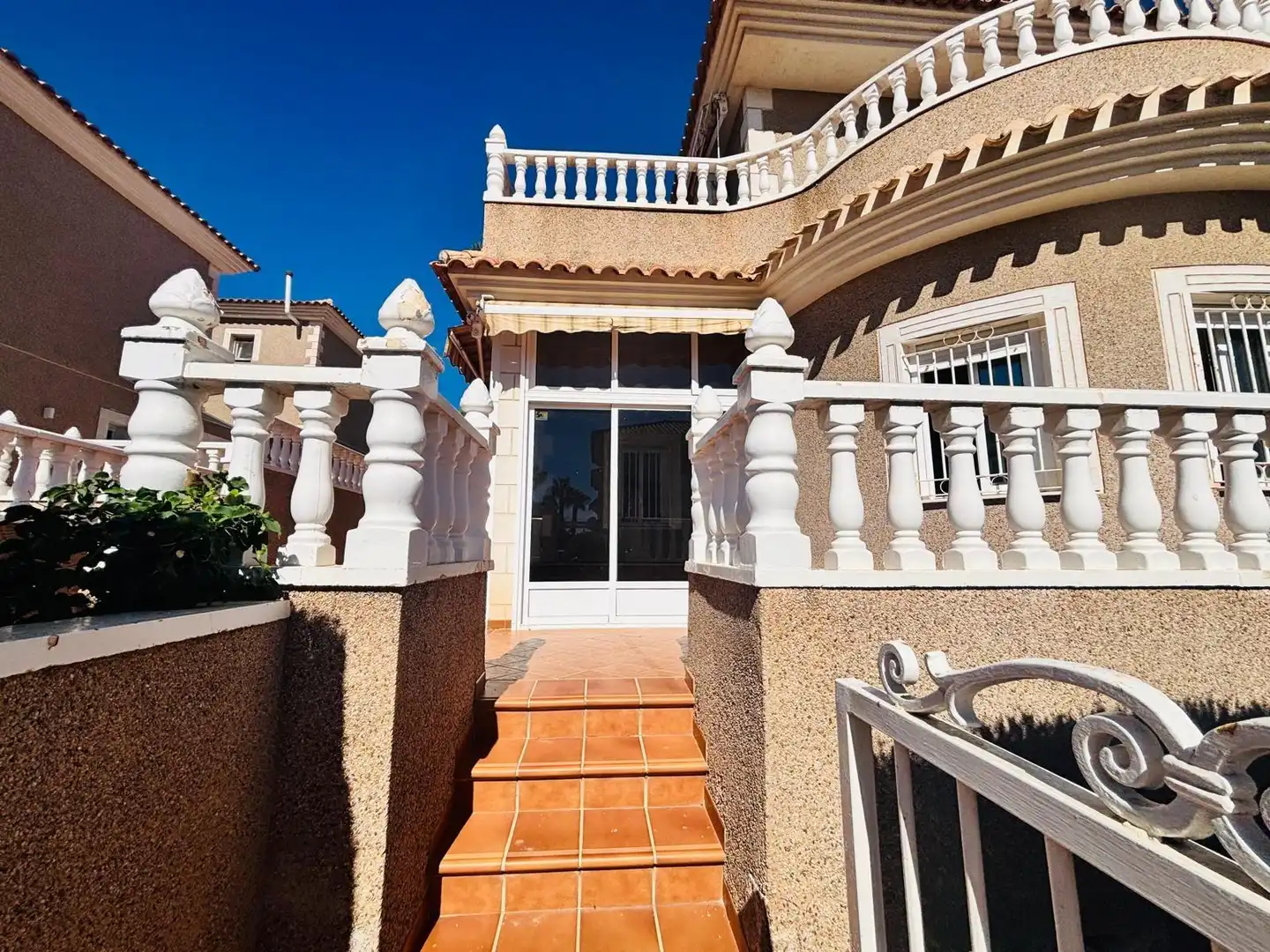 Detached house with terrace for sale in Los Balcones - Los Altos, imagen 2