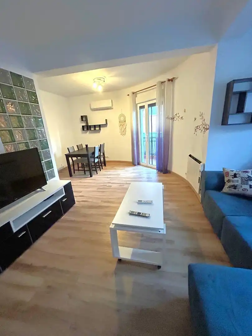 Piso con terraza en venta en Industria
