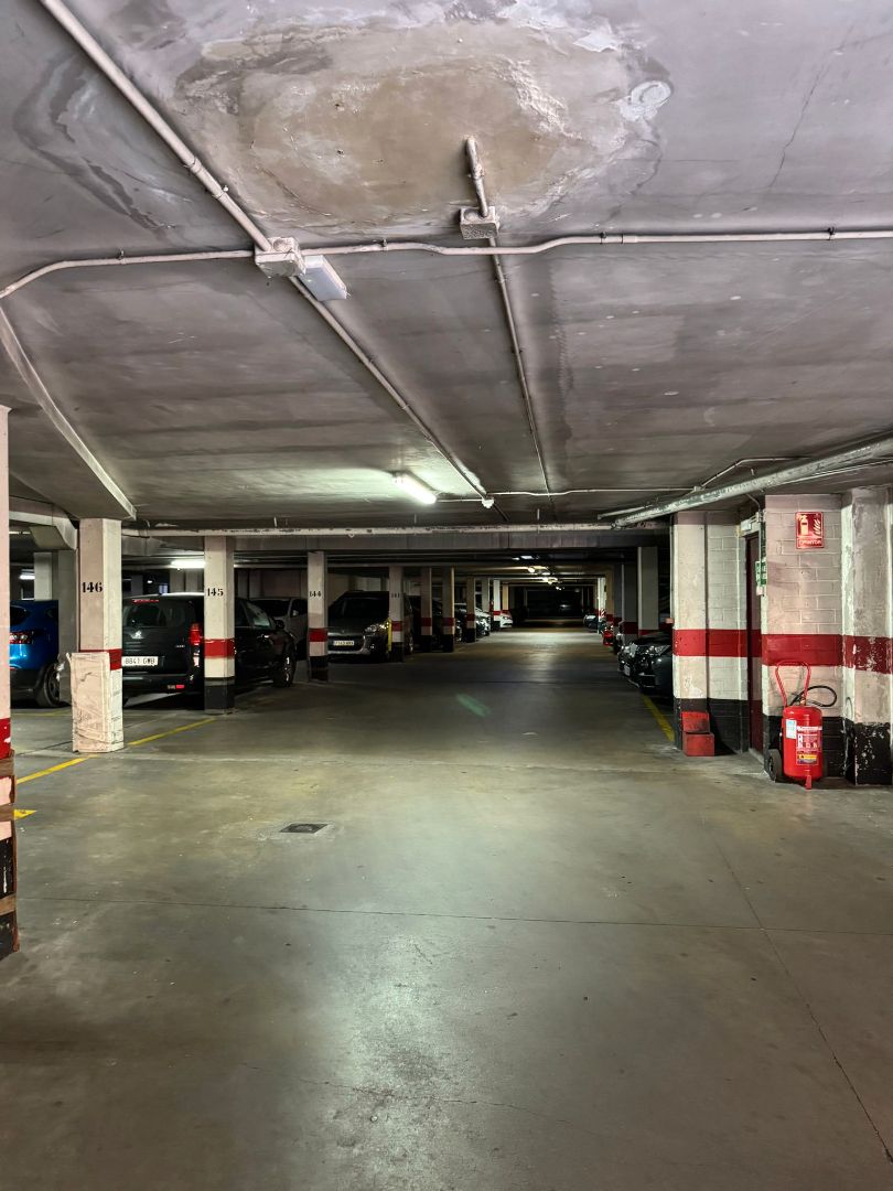 Parking de Piso en venta en  Zaragoza Capital con Calefacción, Parquet y Trastero