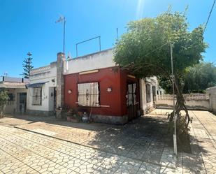 Vista exterior de Casa o xalet en venda en Elche / Elx amb Jardí privat i Terrassa