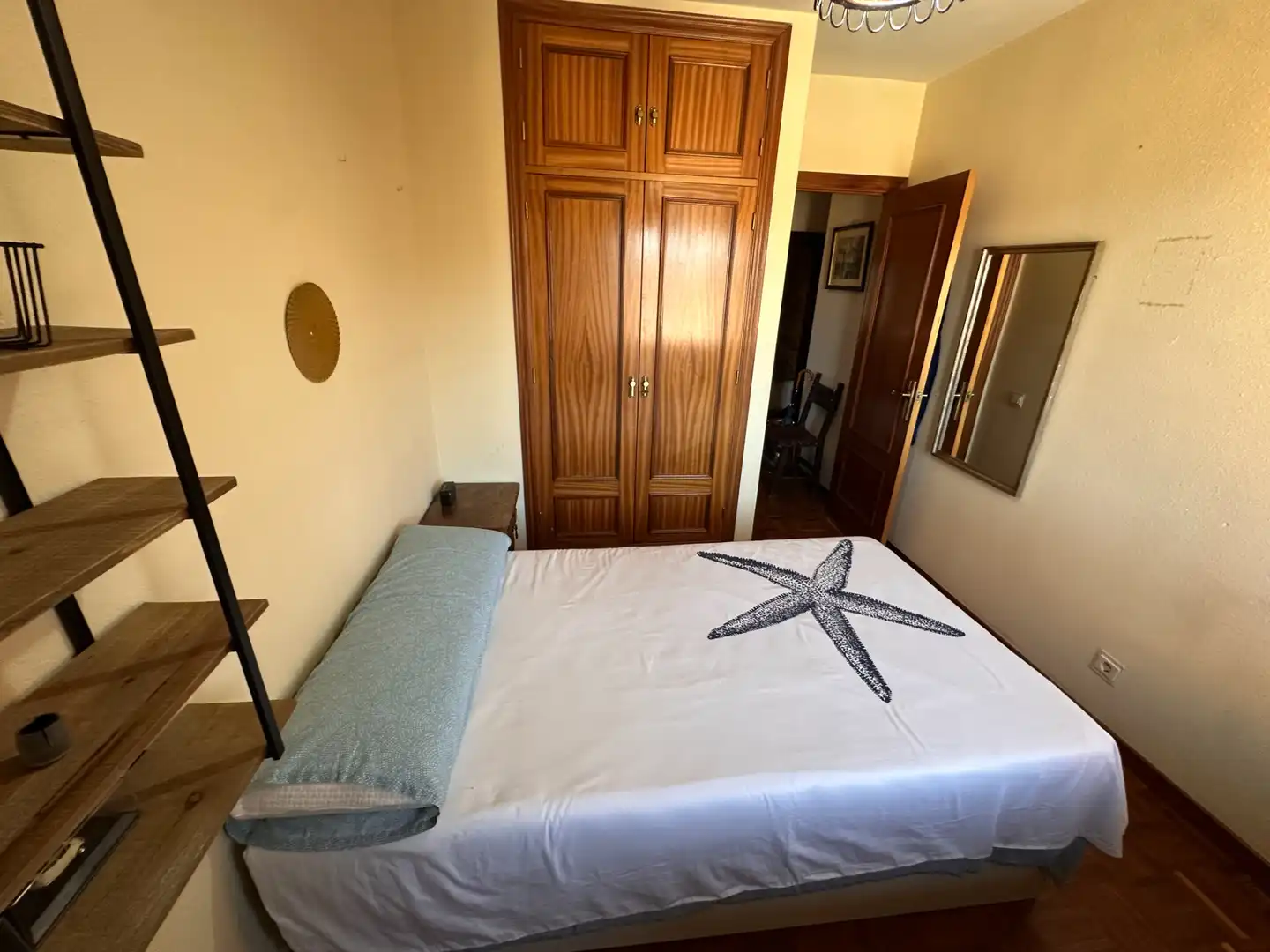 Schlafzimmer von Wohnung zum Verkauf in Cuenca mit Heizung, Parkett und Terrasse