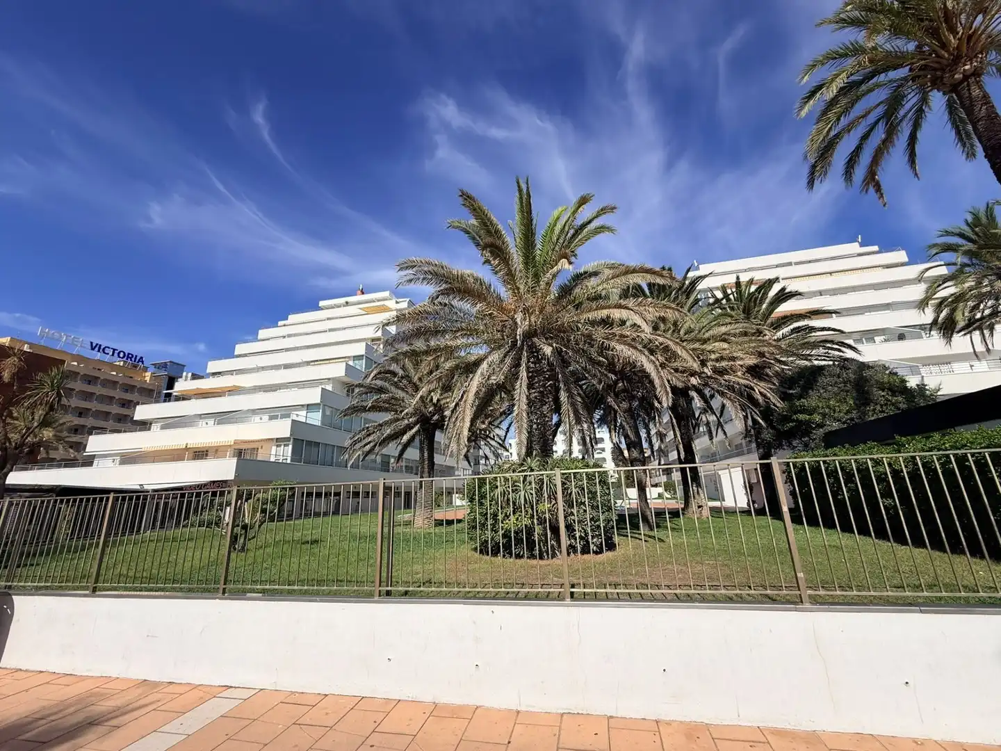 Vista exterior de Apartament en venda en Roses amb Aire condicionat, Calefacció i Terrassa