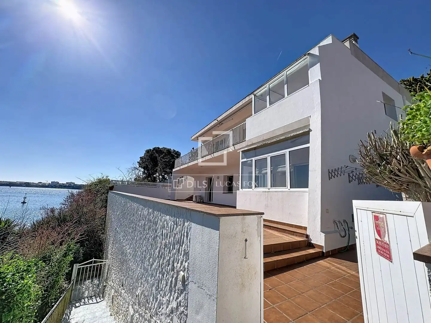 Vista exterior de Casa o xalet en venda en Maó - Mahón amb Aire condicionat, Jardí privat i Terrassa